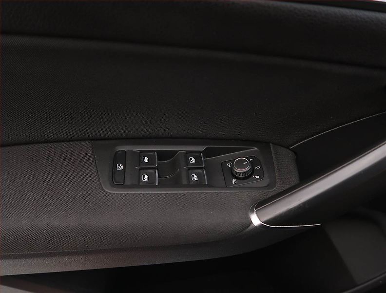 Volkswagen Touran (2016) Highline 1.6 TDI, Navi - fotka 19 z 19