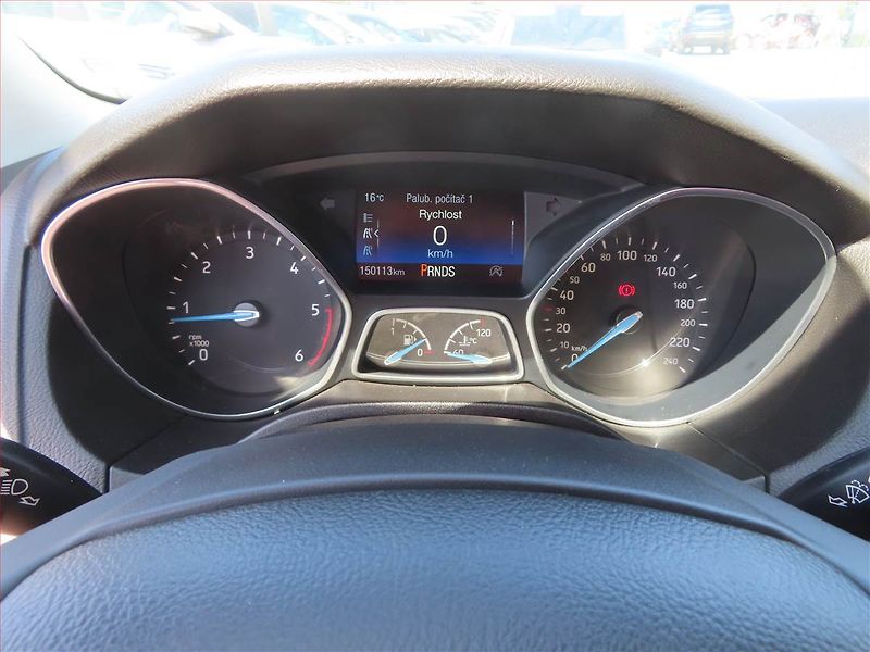 Ford Focus (2018) 2.0 EcoBlue, Automat - fotka 11 z 20