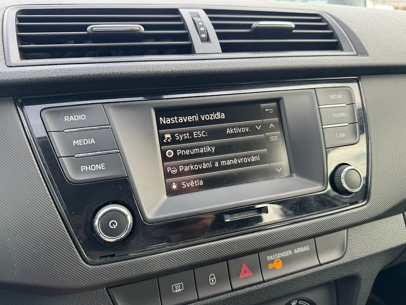 Škoda Fabia (2015) 1,2 TSI 66 KW 2 MAJ. STK - fotka 29 z 44