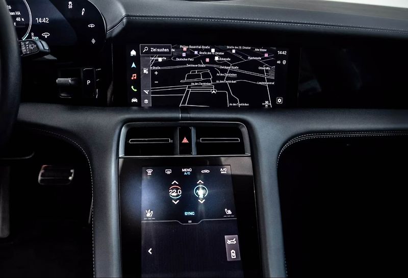 Porsche Taycan 4S Sport Turismo BOSE ACC Pano - fotka 21 z 23