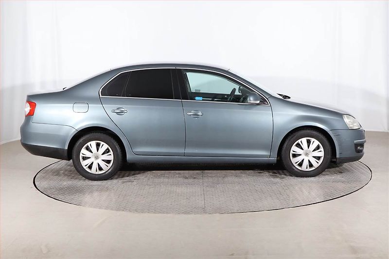 Volkswagen Jetta (2006) 1.9 TDI, Serv.kniha, po STK - fotka 6 z 18