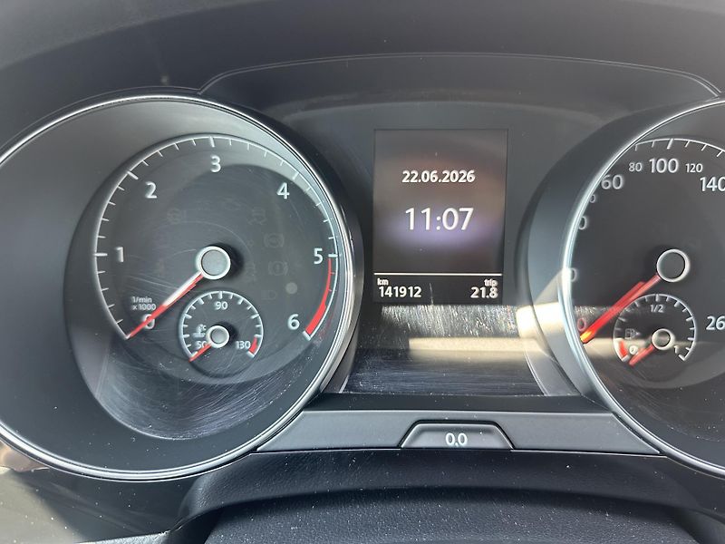 Volkswagen Golf Sportsvan (2014) 2.0 TDI 1. majitel, ser. kniha - fotka 24 z 41