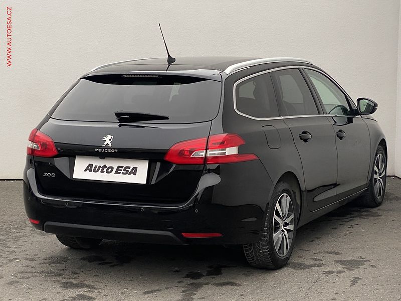 Peugeot 308 (2019) 1.5 HDi, Allure, navi - fotka 4 z 18