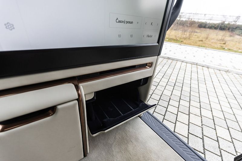 Lexus LM 350h  350H 2,5 HEV Luxury VIP Amonit - fotka 24 z 39