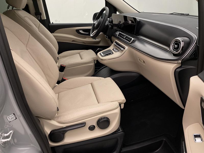 Mercedes-Benz Třídy V 300d AVANTGARDE 4MATIC AUT 7m - fotka 21 z 68