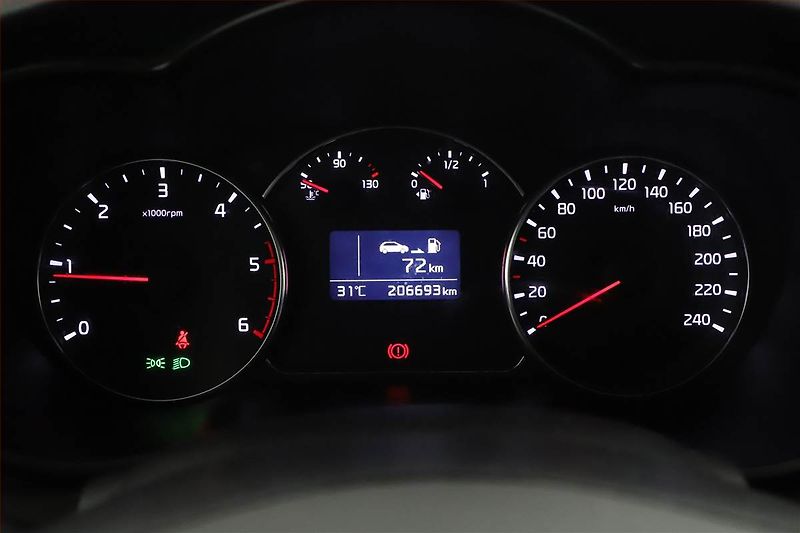 Kia Carens (2013) 1.7 CRDi, nová STK, Tažné - fotka 9 z 18