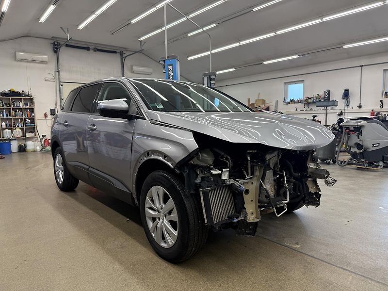 Peugeot 5008 BLUEHDI Business - fotka 1 z 18