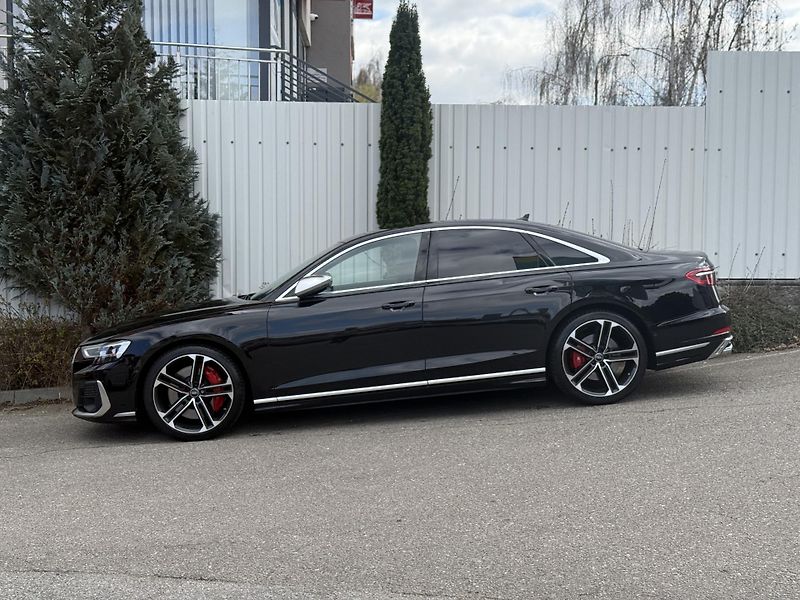 Audi S8 4.0 TFSI quattro - fotka 4 z 11