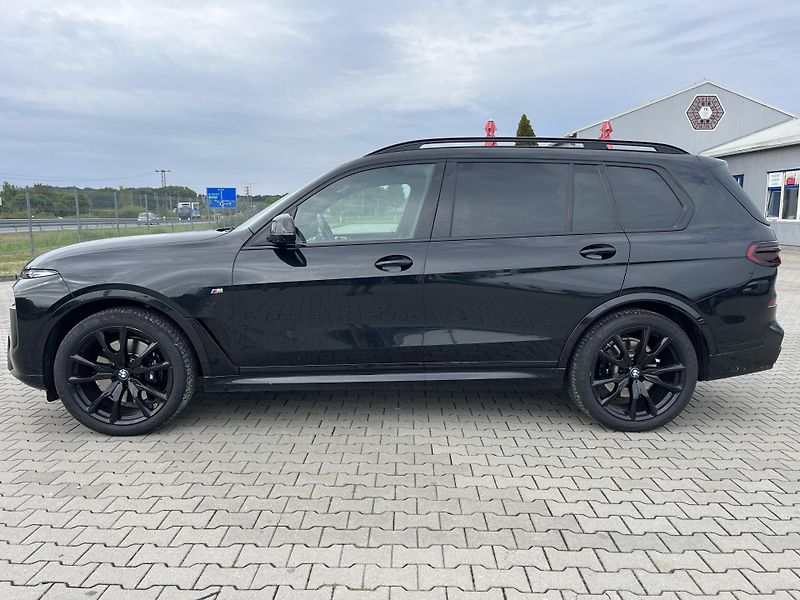 BMW X7 (2022) XDRIVE 4.0d - fotka 6 z 19