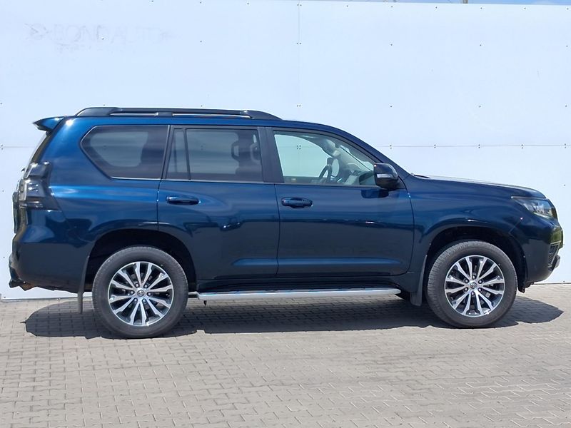 Toyota Land Cruiser 2.8 D-4D Executive AT - fotka 8 z 30