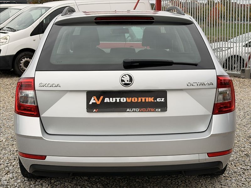 Škoda Octavia 2,0 TDI 110kW 6KVALT - fotka 6 z 32