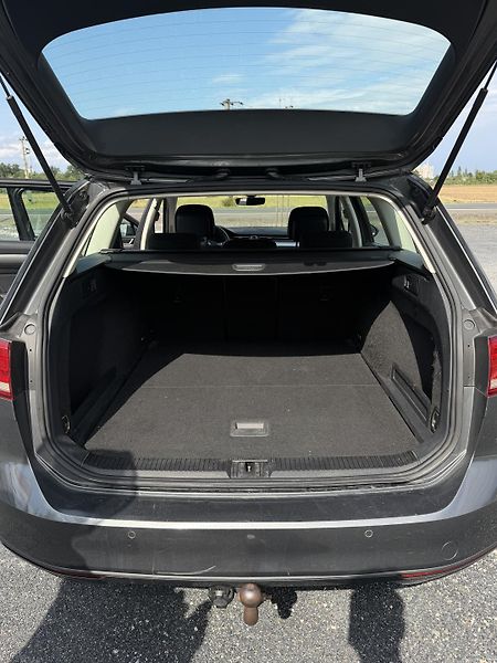 Volkswagen Passat (2015) 1. Majitel, Dovoz, Tažné - fotka 15 z 25