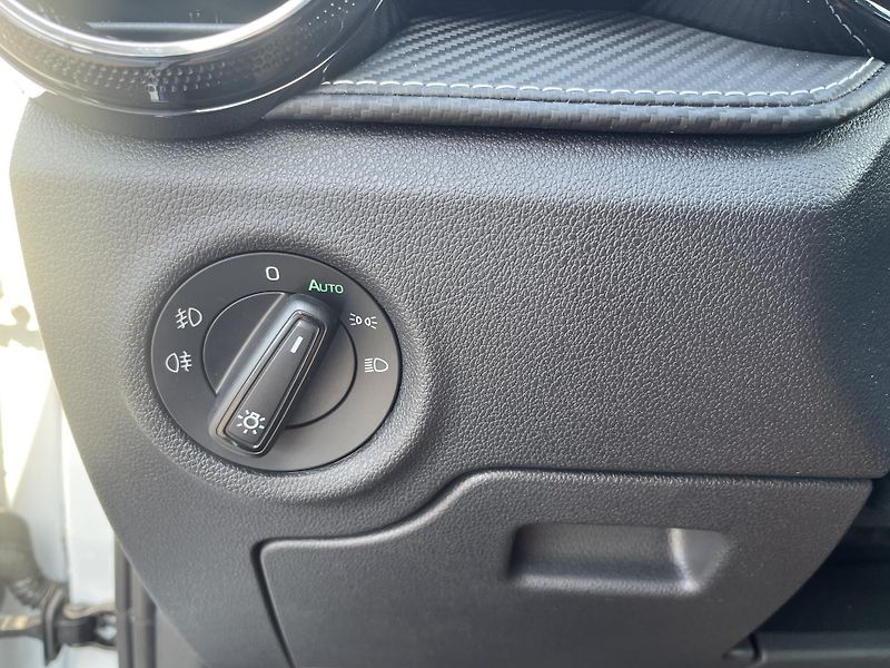 Škoda Fabia EDICE 130 PLUS MC 1.5TSI /1.5 - fotka 16 z 22
