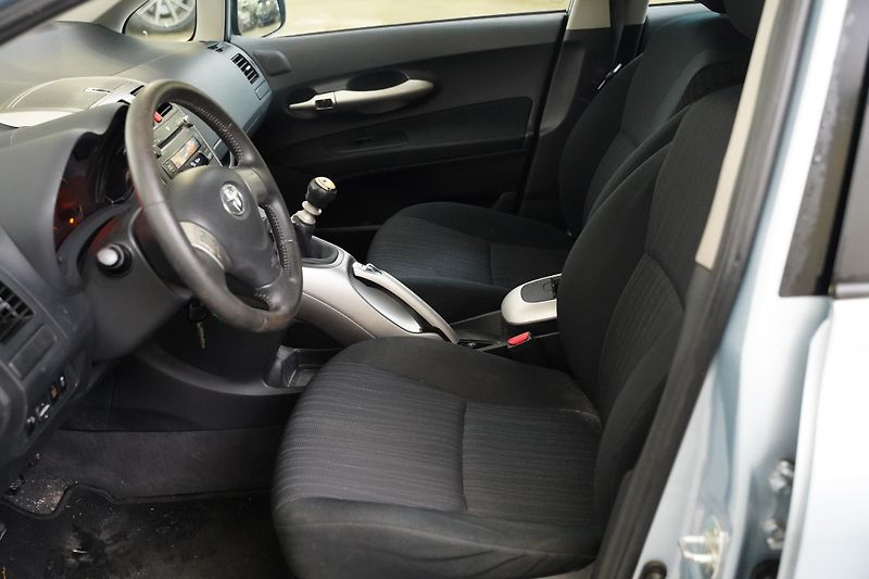 Toyota Auris - fotka 11 z 20