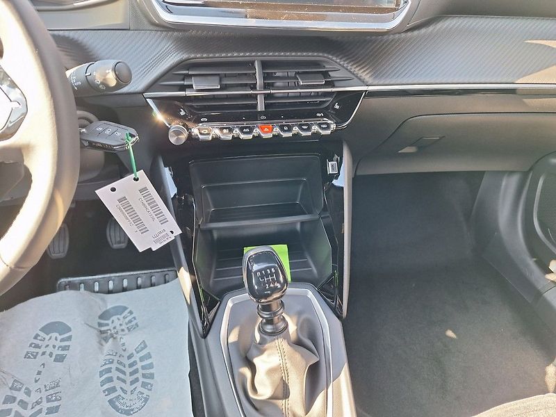 Peugeot 2008 (2026) STYLE TURBO 100 M6 - fotka 11 z 17