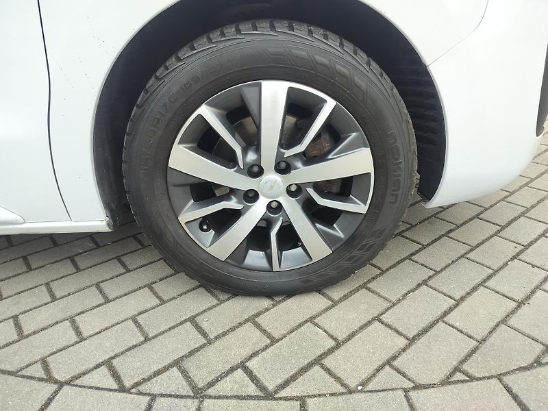 Opel Vivaro e, navigace, 9míst - fotka 25 z 27