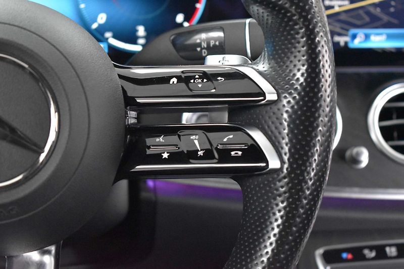 Mercedes-Benz Třídy E E 220d AMG*4MATIC*TAŽNÉ*ACC*ČR - fotka 19 z 52
