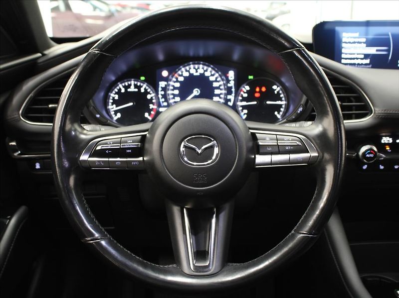 Mazda 3 2,0 G120 PLUS 1.maj. 6L-Zár. - fotka 9 z 22