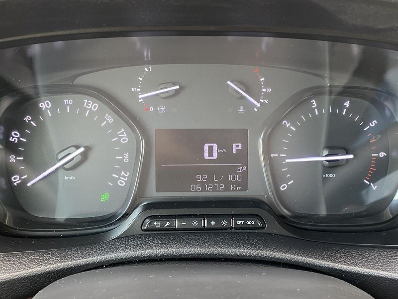 Toyota ProAce 2.0 D 130 kW AT Family - fotka 9 z 27