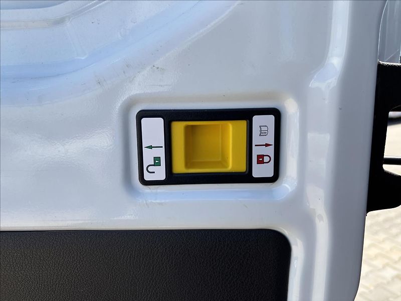 Ford Transit 2,0 EcoBlue 96kW L3 - fotka 13 z 38