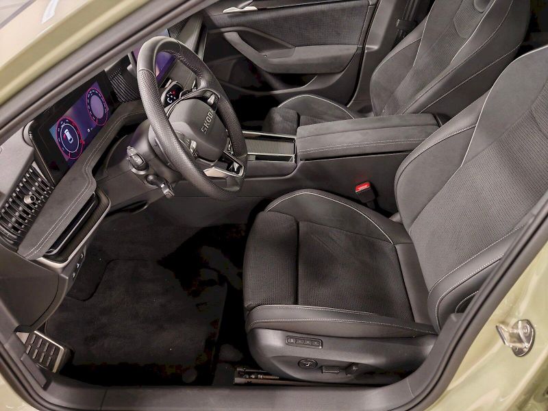Škoda Superb (2025) Combi 2.0 TDI 142 kW DSG 4x4 S - fotka 23 z 33