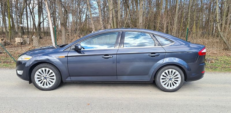 Ford Mondeo (2010) 2.0 /103kW - fotka 9 z 23