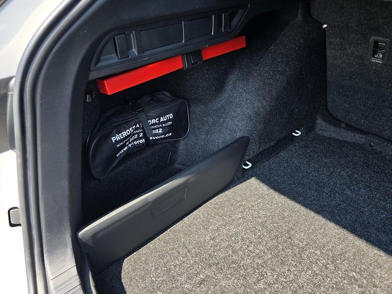 Škoda Octavia 2.0TDI 85KW AMBI+ NEHAVAR ČR - fotka 18 z 37