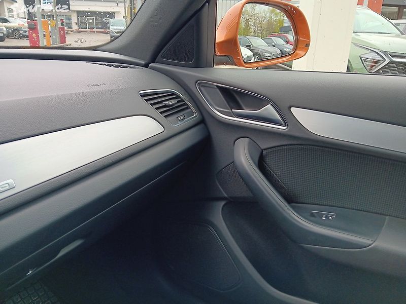 Audi Q3 2.0 TDI 130kW QUATTRO - fotka 27 z 32