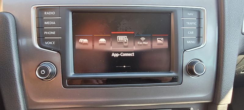 Volkswagen Golf (2016) 1,4TSi 92kW benzín DSG Lounge - fotka 22 z 37