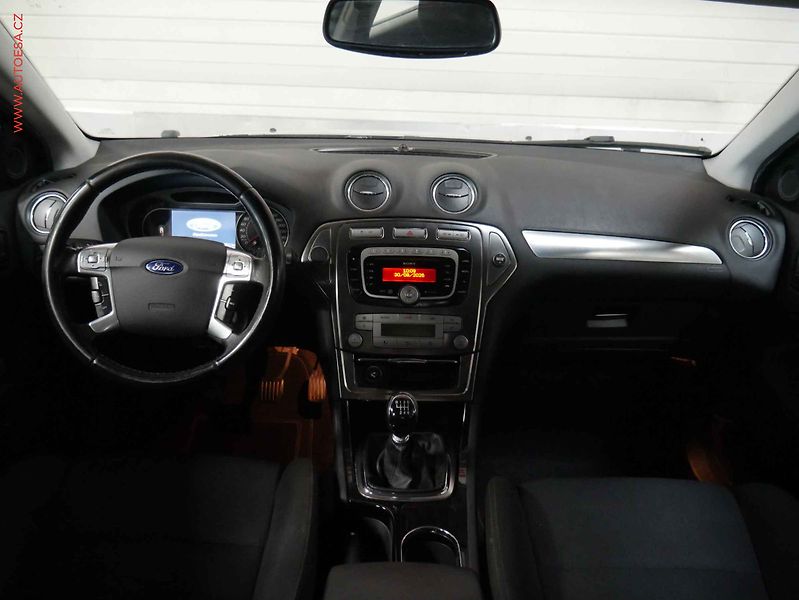 Ford Mondeo (2009) 2.0TDCi, ČR, AC, temp - fotka 8 z 19