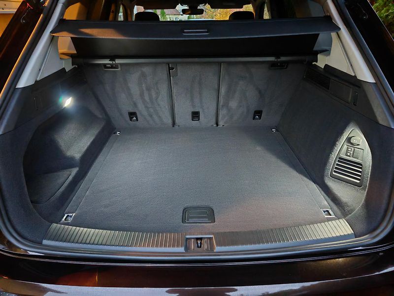 Volkswagen Touareg (2022) ČR, 1.majitel, tažné, servis - fotka 6 z 38