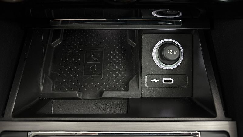 Škoda Superb 2.0 TDI DSG 4x4 Scout Combi - fotka 25 z 34