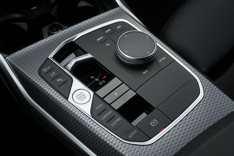 BMW Řada 3 M340i xD,Tažné, H/K, 360°, ACC - fotka 19 z 36