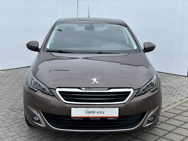 Peugeot 308 ALLURE PACK S&S MAN6 1,2 PureT - fotka 4 z 23