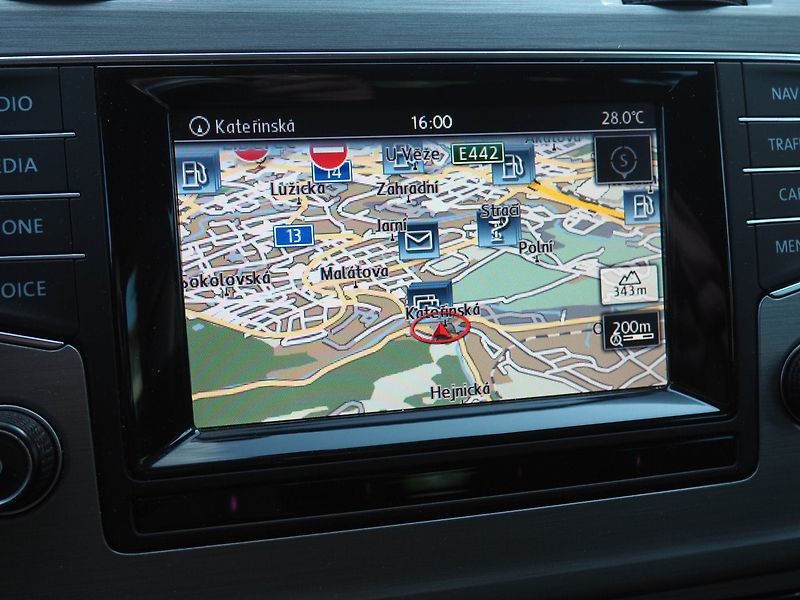 Volkswagen Golf Variant (2014) 2.0 TDI, 110 kW, Navi - fotka 30 z 43