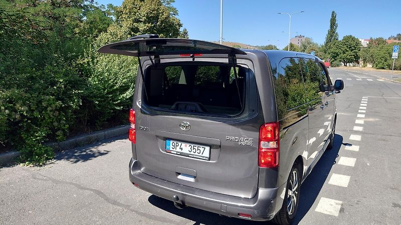 Toyota ProAce Verso (2023) L1 2.0D 106kW FAMILY WEBASTO - fotka 15 z 19