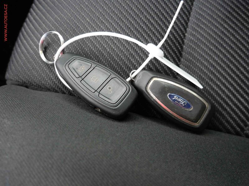 Ford S-MAX (2014) 2.0EB, Xenon - fotka 20 z 20