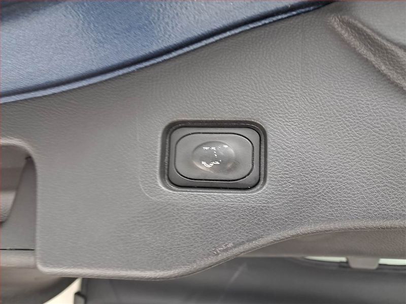 Ford Mondeo (2021) 2.0 EcoBlue, Navi, Tempomat - fotka 16 z 21
