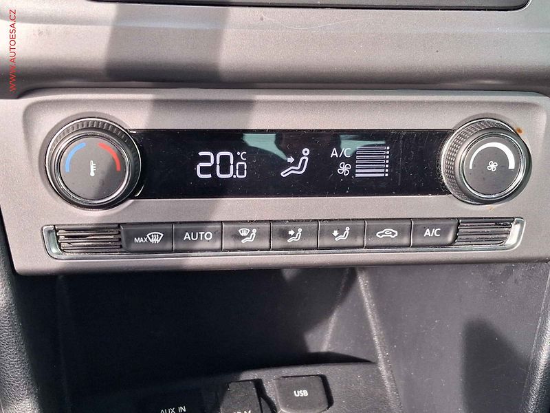Volkswagen Polo (2015) 1.4 TDi, Lounge - fotka 15 z 18