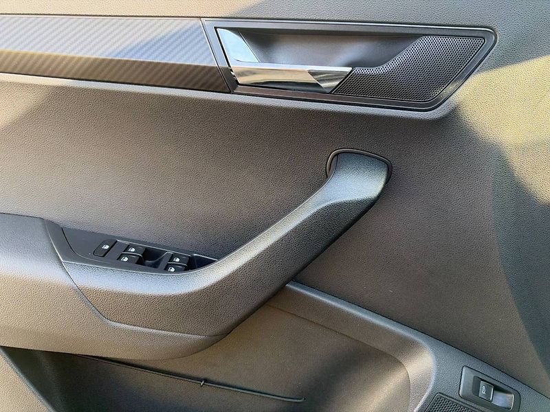 Škoda Karoq SportLine Exclusive 2,0 TDI 11 - fotka 34 z 35