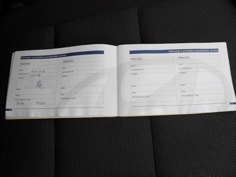 Hyundai Santa Fe 2,2 CRDi Premium 4WD Manuál!! - fotka 32 z 34