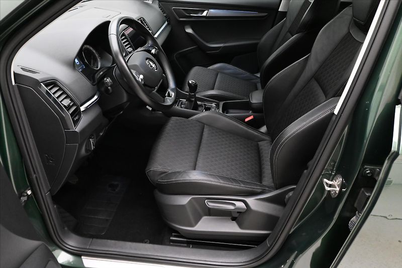 Škoda Karoq 1,5 TSI 110 kW STYLE Tažné Zár - fotka 13 z 31
