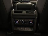 Land Rover Defender (2026) OCTA BLACK AWD AUT - náhled 77