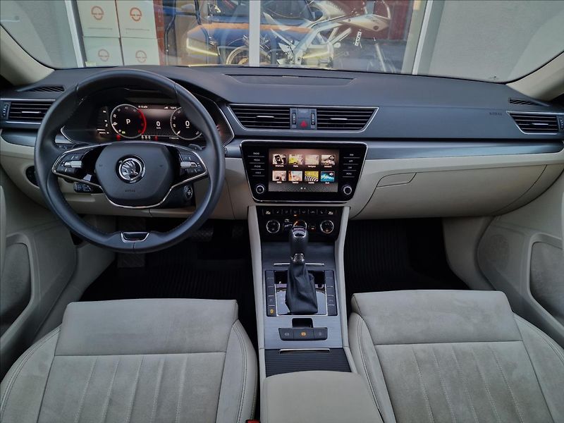 Škoda Superb 2.0TDI DSG Style,ČR,1.Majitel - fotka 23 z 50