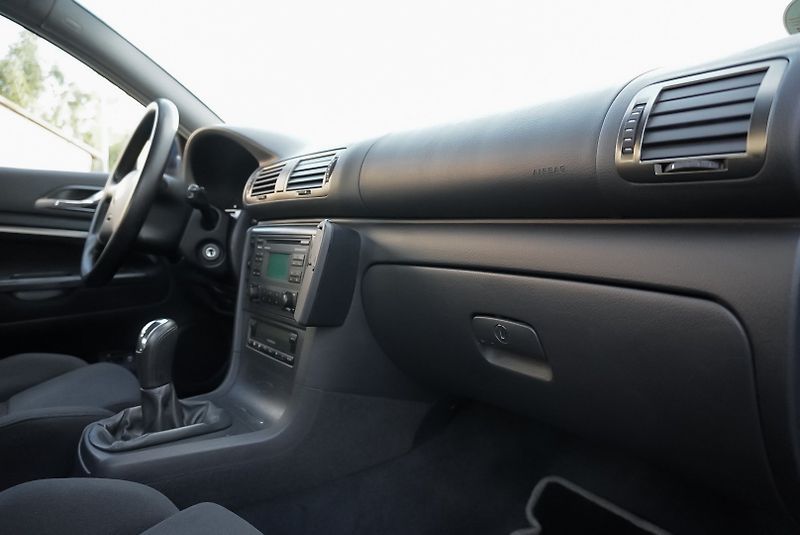 Škoda Superb 1.9 TDi COMFORT - fotka 25 z 31
