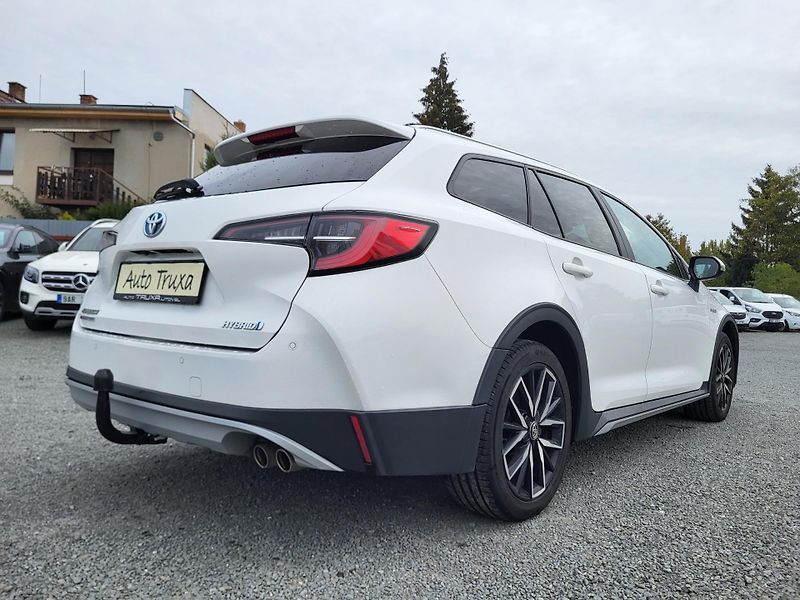 Toyota Corolla 2.0 Hybrid e-CVT 112kW Trek - fotka 36 z 46