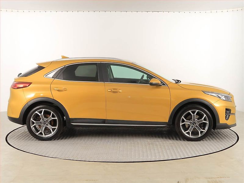 Kia XCeed (2020) Gold 1.4 T-GDI, Serv.kniha - fotka 6 z 18