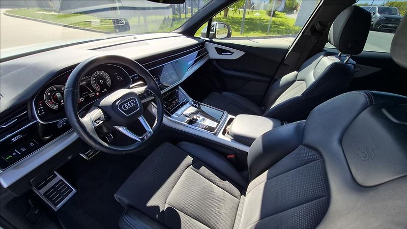 Audi Q7 3,0 50 TDI S-LINE ČR - fotka 16 z 33