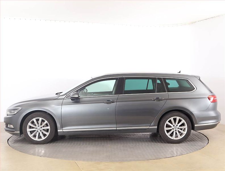Volkswagen Passat (2016) 2.0 TDI, Automat, Navi - fotka 3 z 19