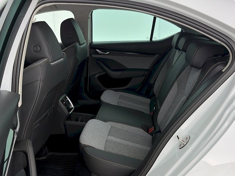 Škoda Octavia (2025) DSG 1.5TSI 110kW Top Selection - fotka 8 z 29